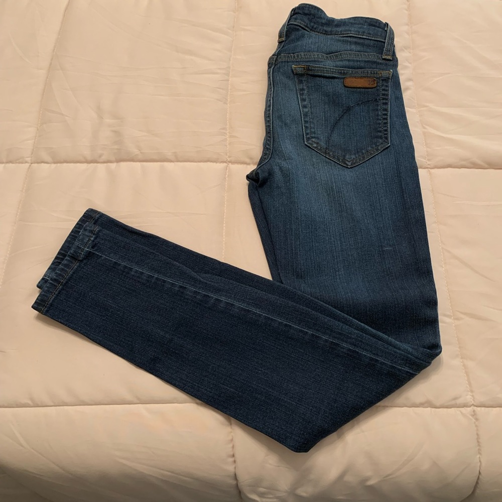 Joe’s jeans - dark wash & skinny ankle fit